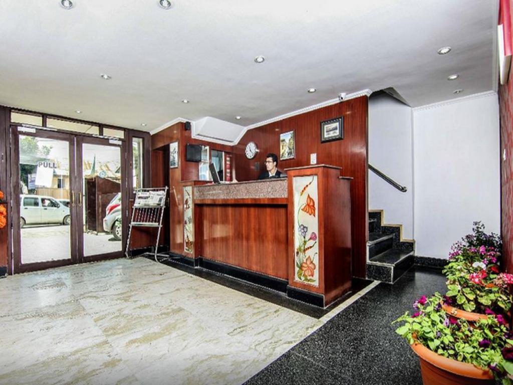 Holiday Plaza 호텔 Srīnagar 외부 사진