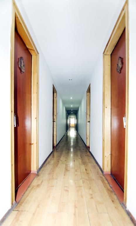 Holiday Plaza 호텔 Srīnagar 외부 사진