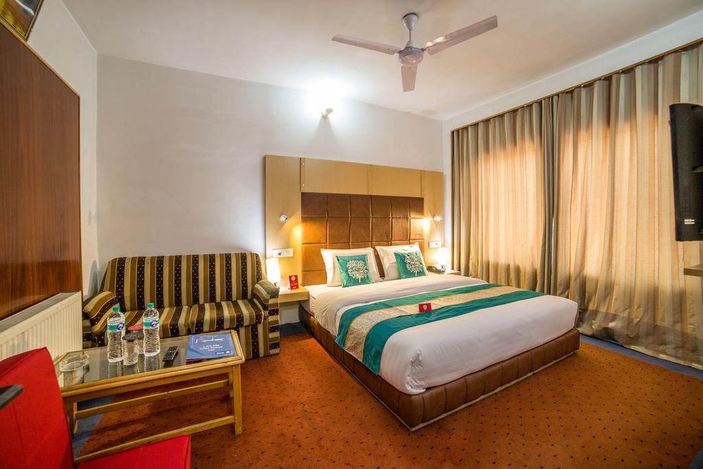 Holiday Plaza 호텔 Srīnagar 외부 사진